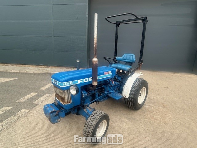 Ford 1210 () Tractor - {CATEGORY}