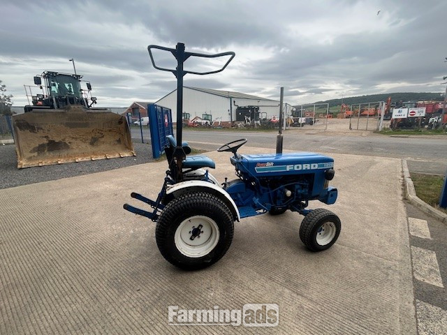 Ford 1210 () Tractor