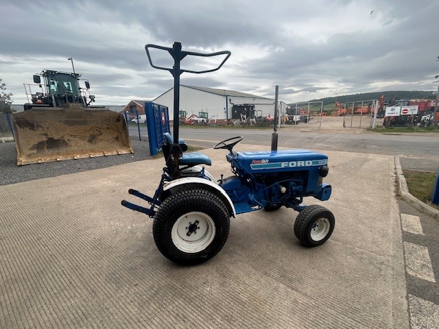  Ford 1210 () Tractor