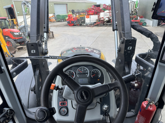 Valtra  (2017) Tractor
