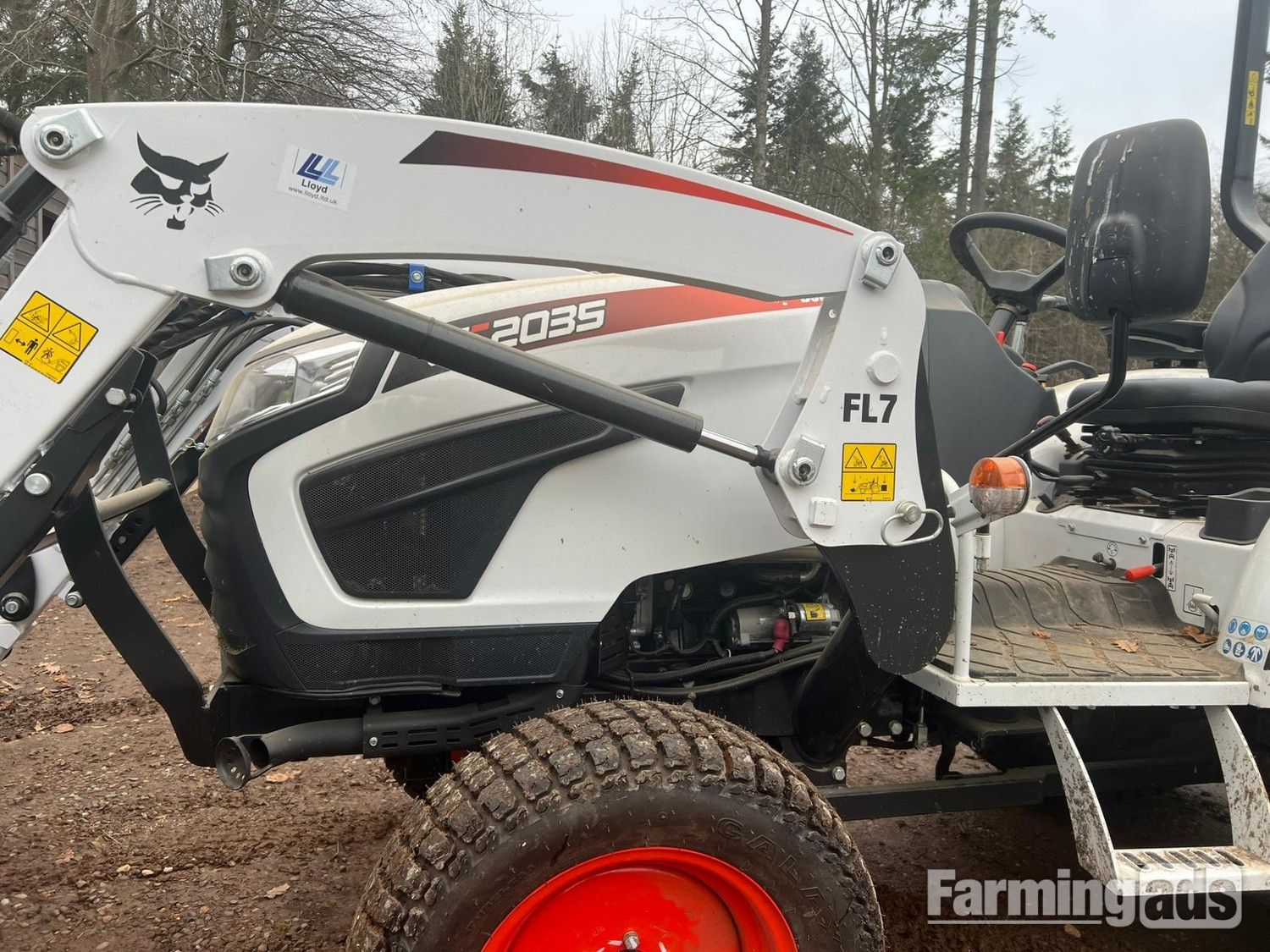 Bobcat CT2035 () Tractor - {CATEGORY}