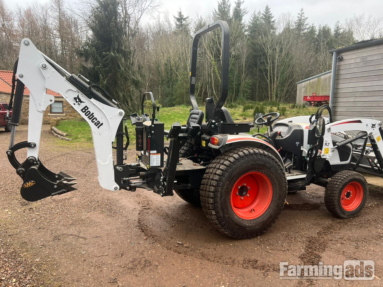  Bobcat CT2035 () Tractor