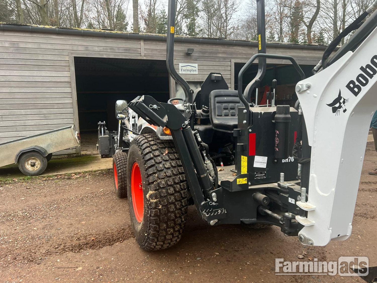 Bobcat CT2035 () Tractor - {CATEGORY}