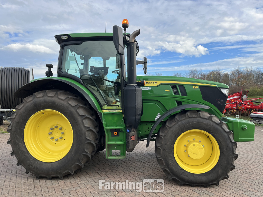 John Deere 6R 185 (2025) Tractor - {CATEGORY}