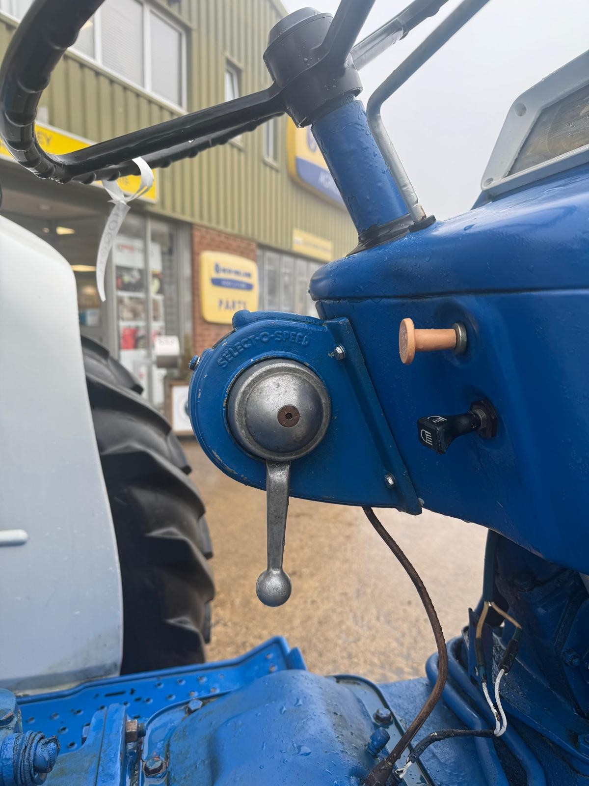  Ford 4000 (1965) Tractor
