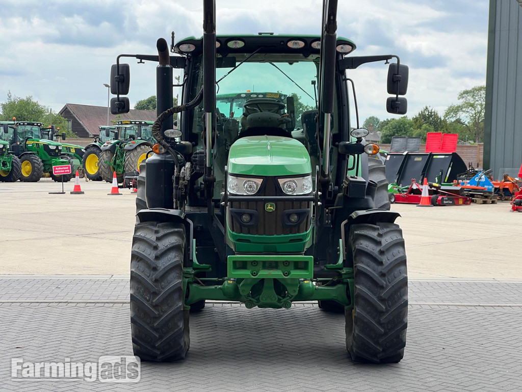  John Deere 6130R () Tractor
