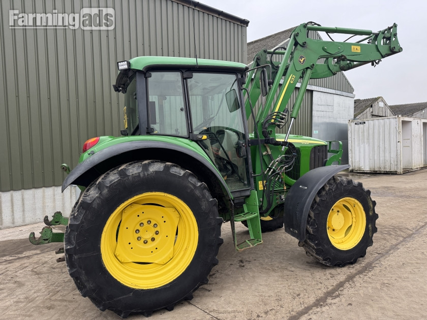 John Deere  (2004) Tractor - {CATEGORY}