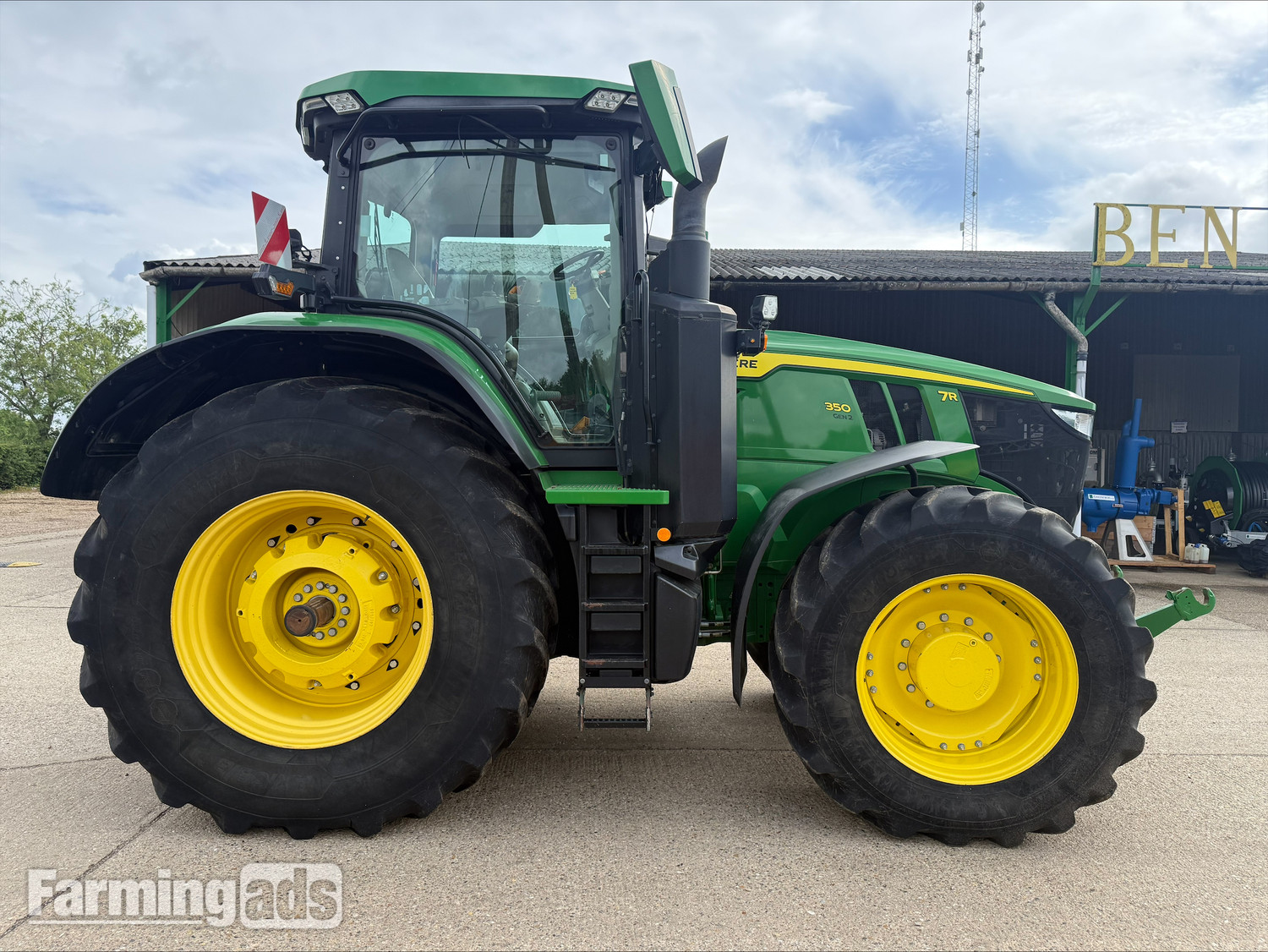John Deere 7R 350 (2022) Tractor - {CATEGORY}