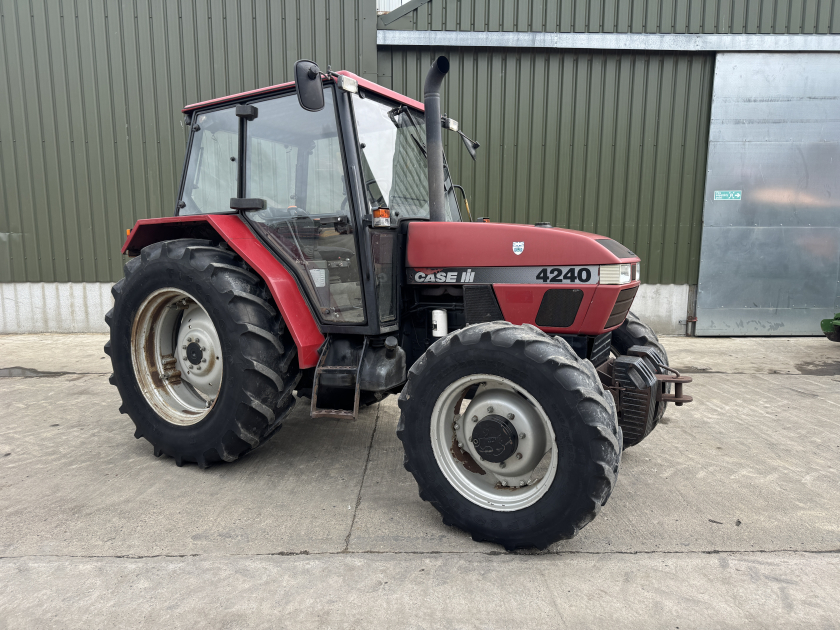  Case IH  () Tractor