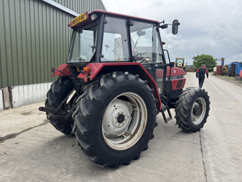 Case IH  () Tractor - {CATEGORY}