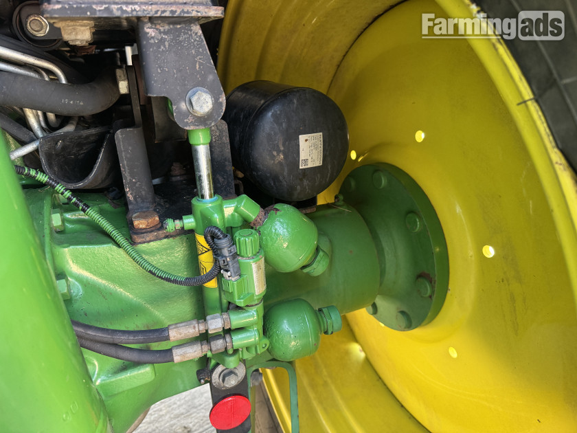 {CATEGORY} - John Deere  (2016) Tractor