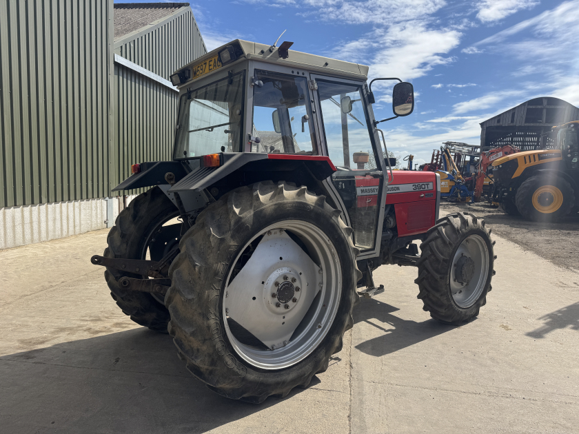 Massey Ferguson  (1994) Tractor - {CATEGORY}