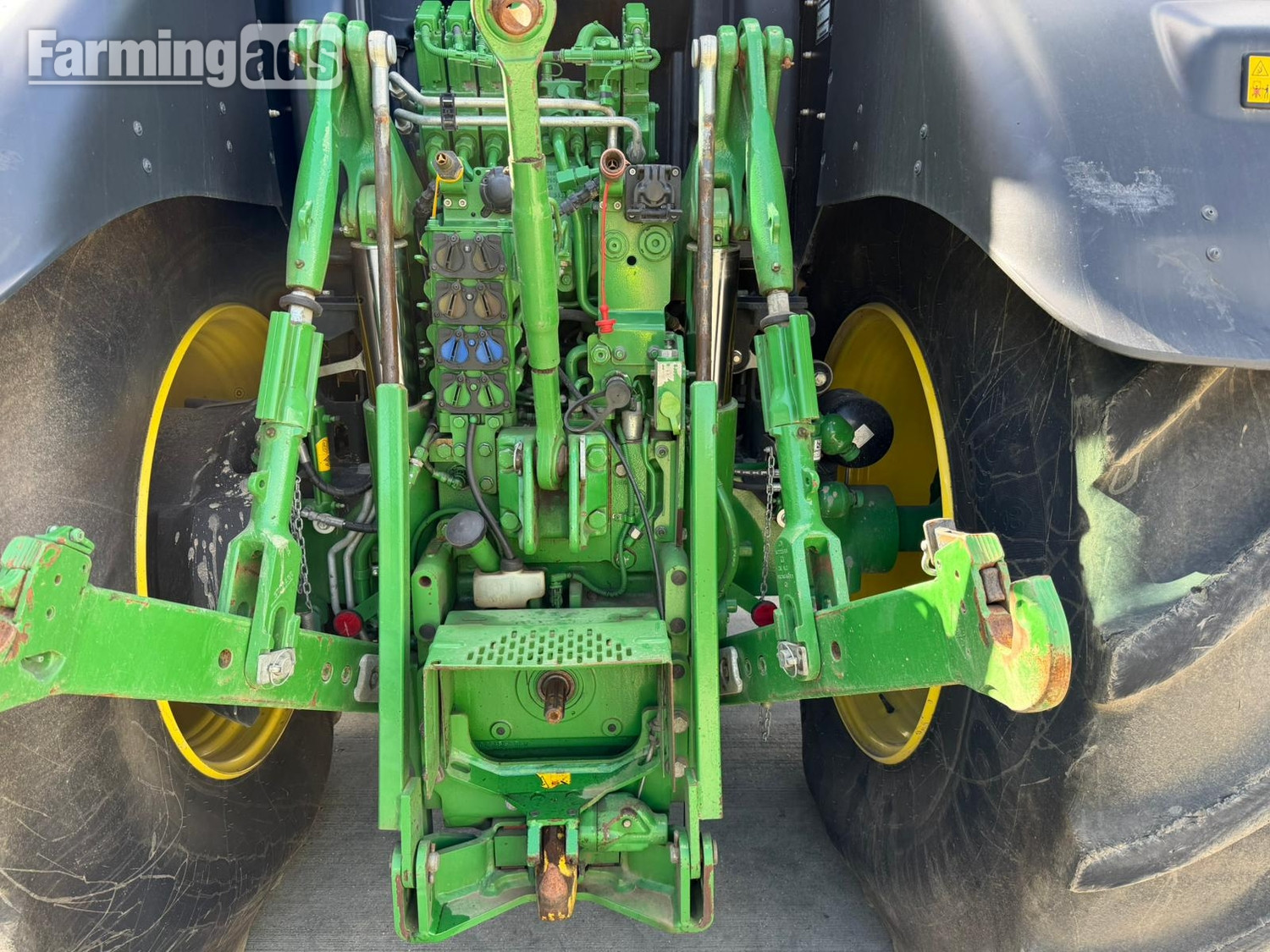 {CATEGORY} - John Deere 6R 215 (2023) Tractor