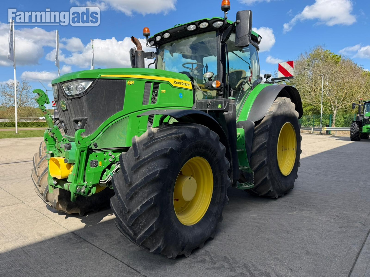 John Deere 6R 215 (2023) Tractor