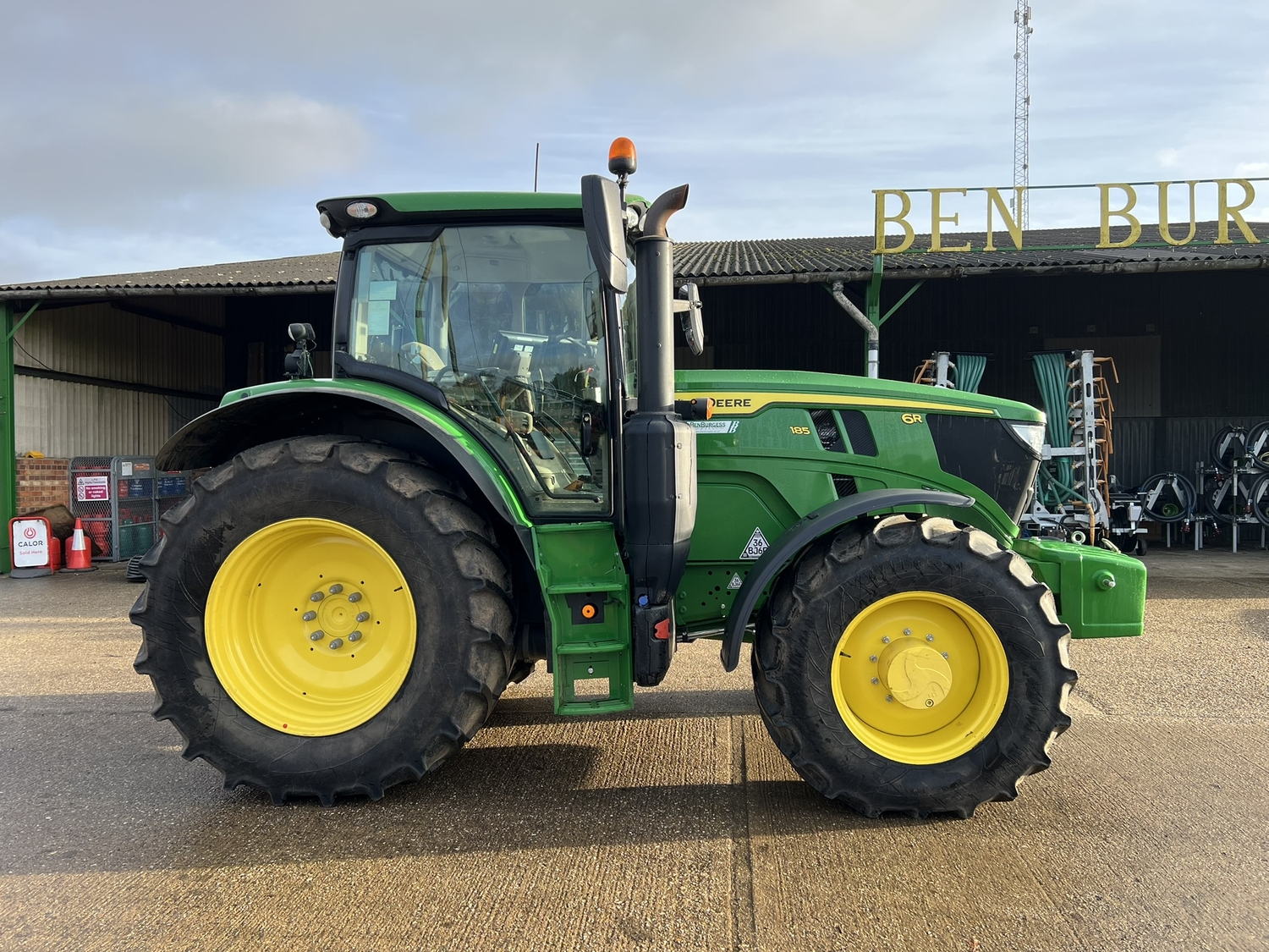 John Deere 6R 185 (2024) Tractor - {CATEGORY}