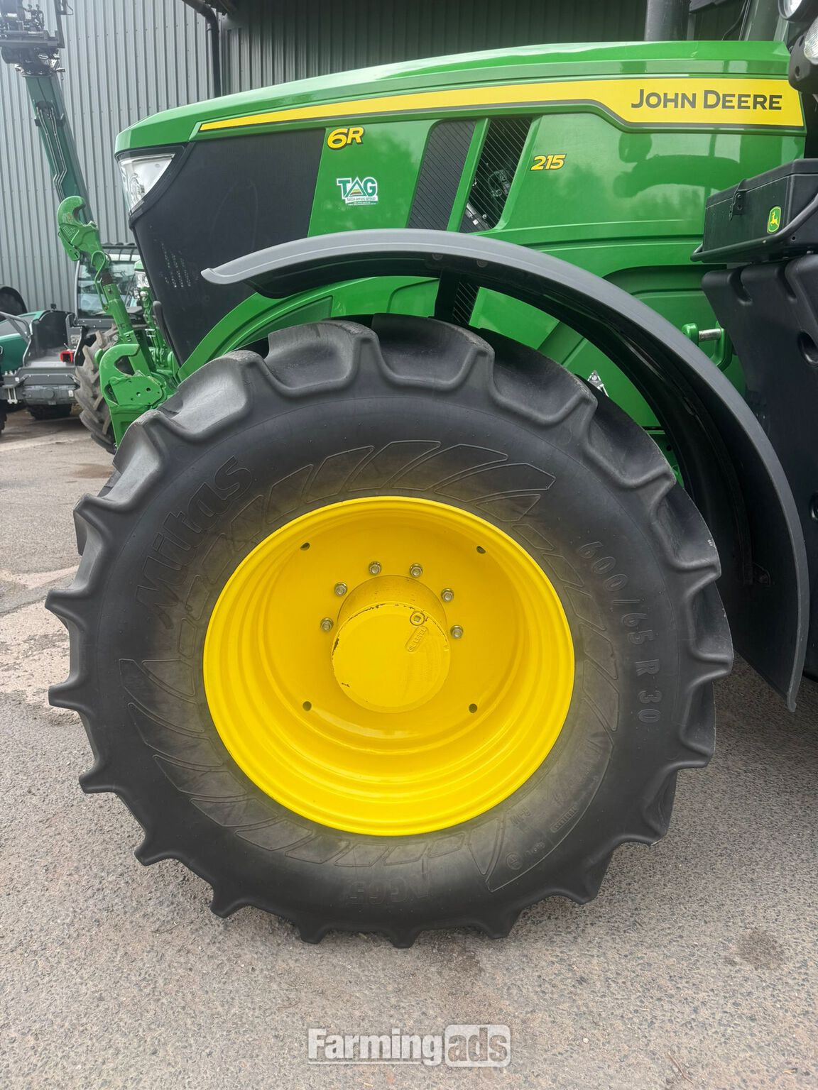  John Deere 6R 215 (2025) Tractor