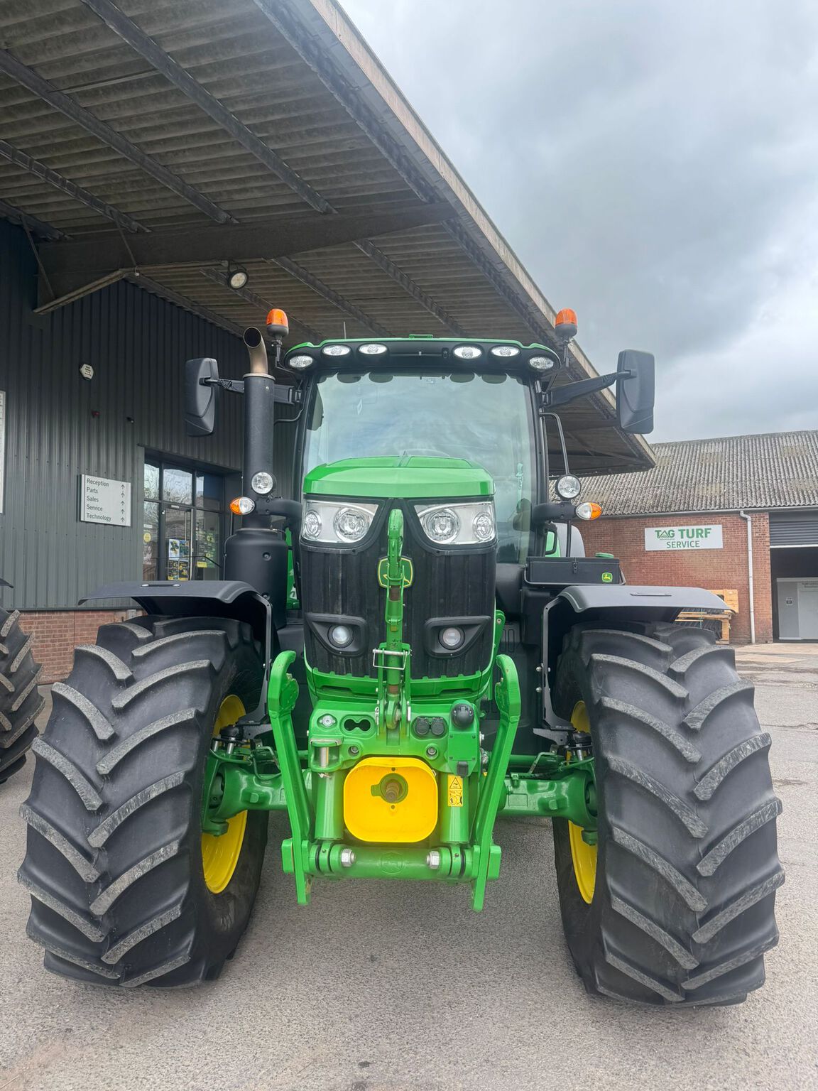 John Deere 6R 215 (2025) Tractor
