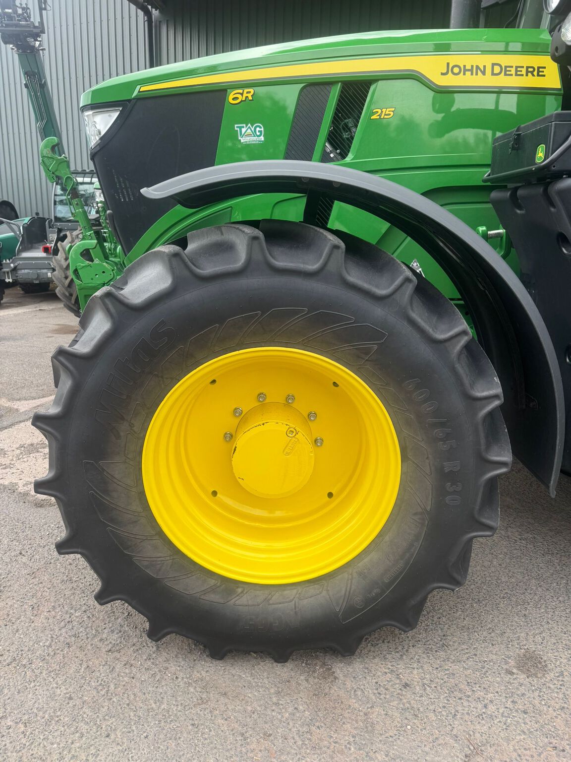  John Deere 6R 215 (2025) Tractor