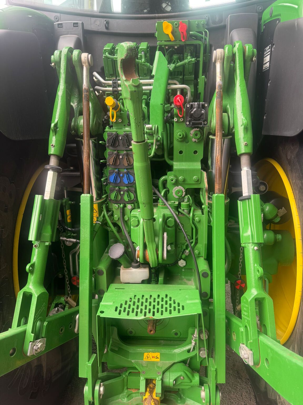 John Deere 6R 215 (2025) Tractor 