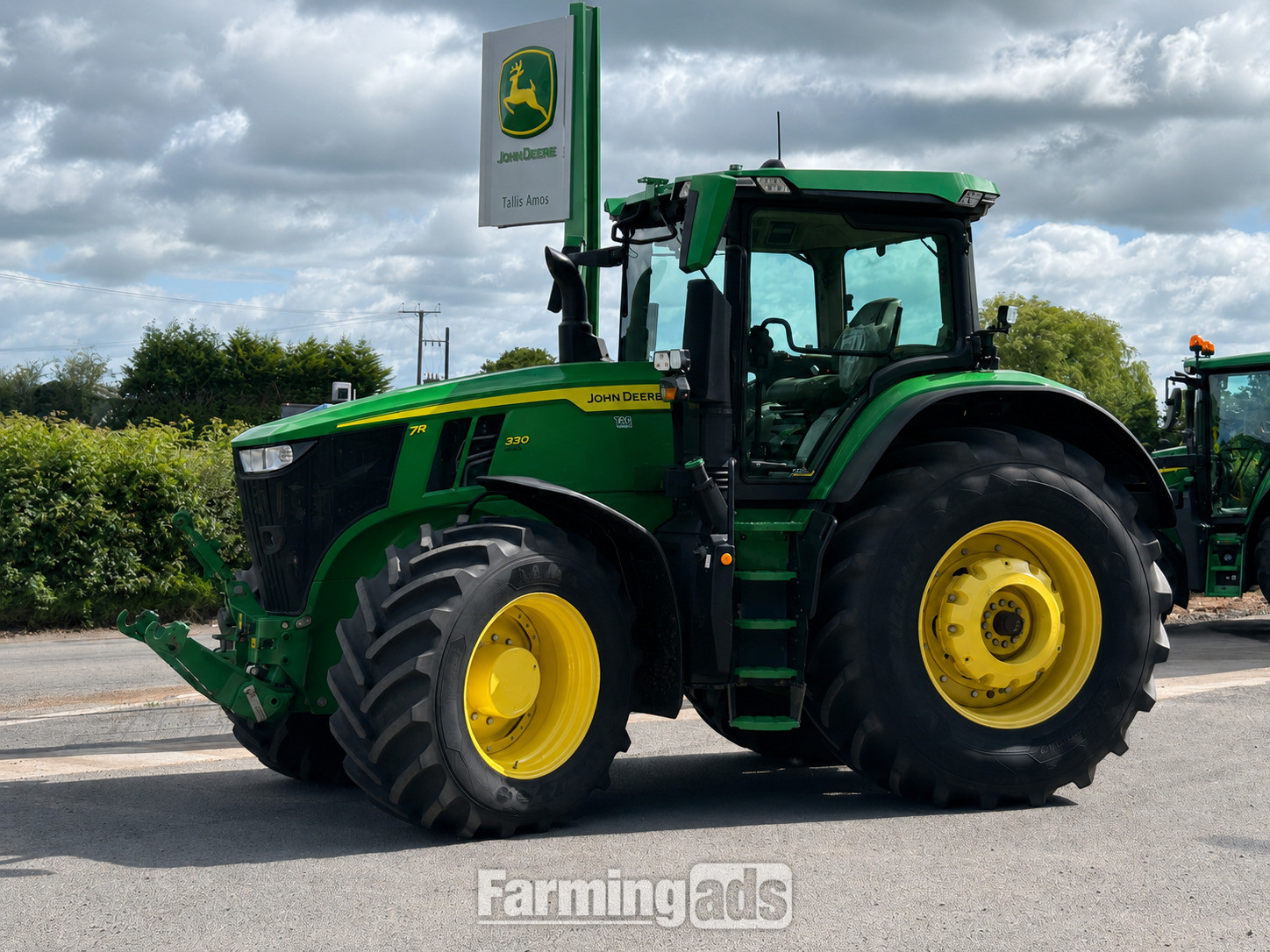 John Deere 7R 330 (2022) Tractor