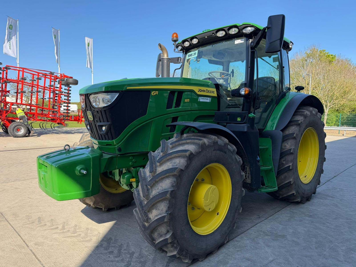 John Deere 6R 185 (2025) Tractor - {CATEGORY}