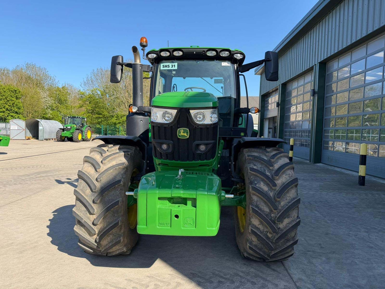 John Deere 6R 185 (2025) Tractor - {CATEGORY}