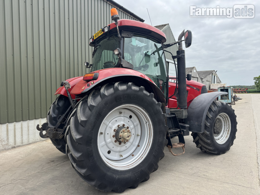 Case IH  (2009) Tractor - {CATEGORY}