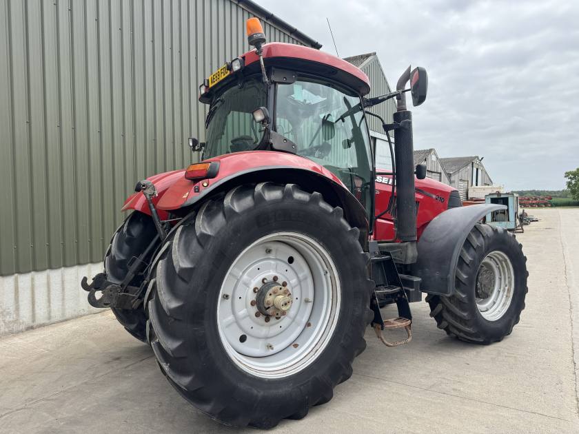 Case IH  (2009) Tractor - {CATEGORY}