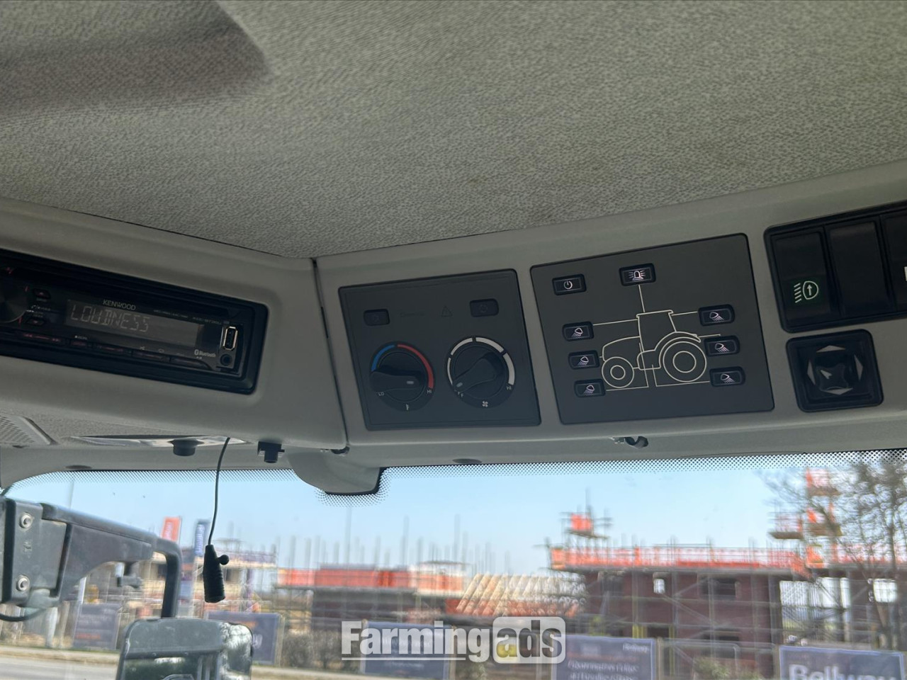 {CATEGORY} - Claas Axion 830 (2017) Tractor