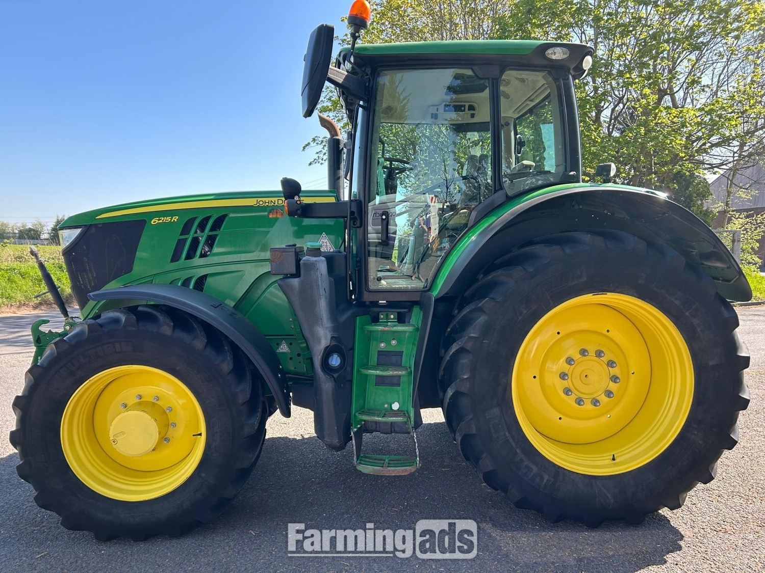 {CATEGORY} - John Deere 6215R (2021) Tractor