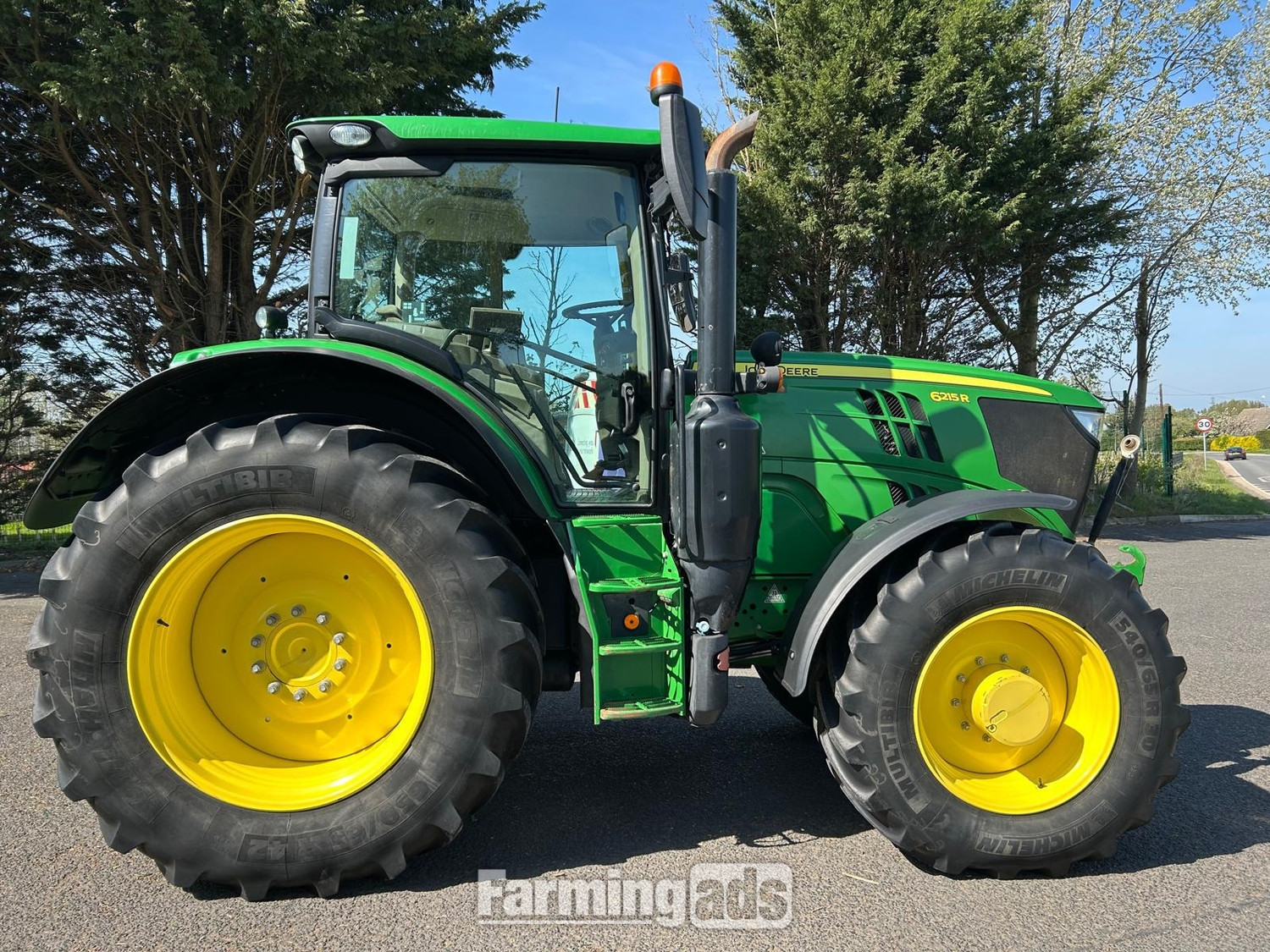 John Deere 6215R (2021) Tractor