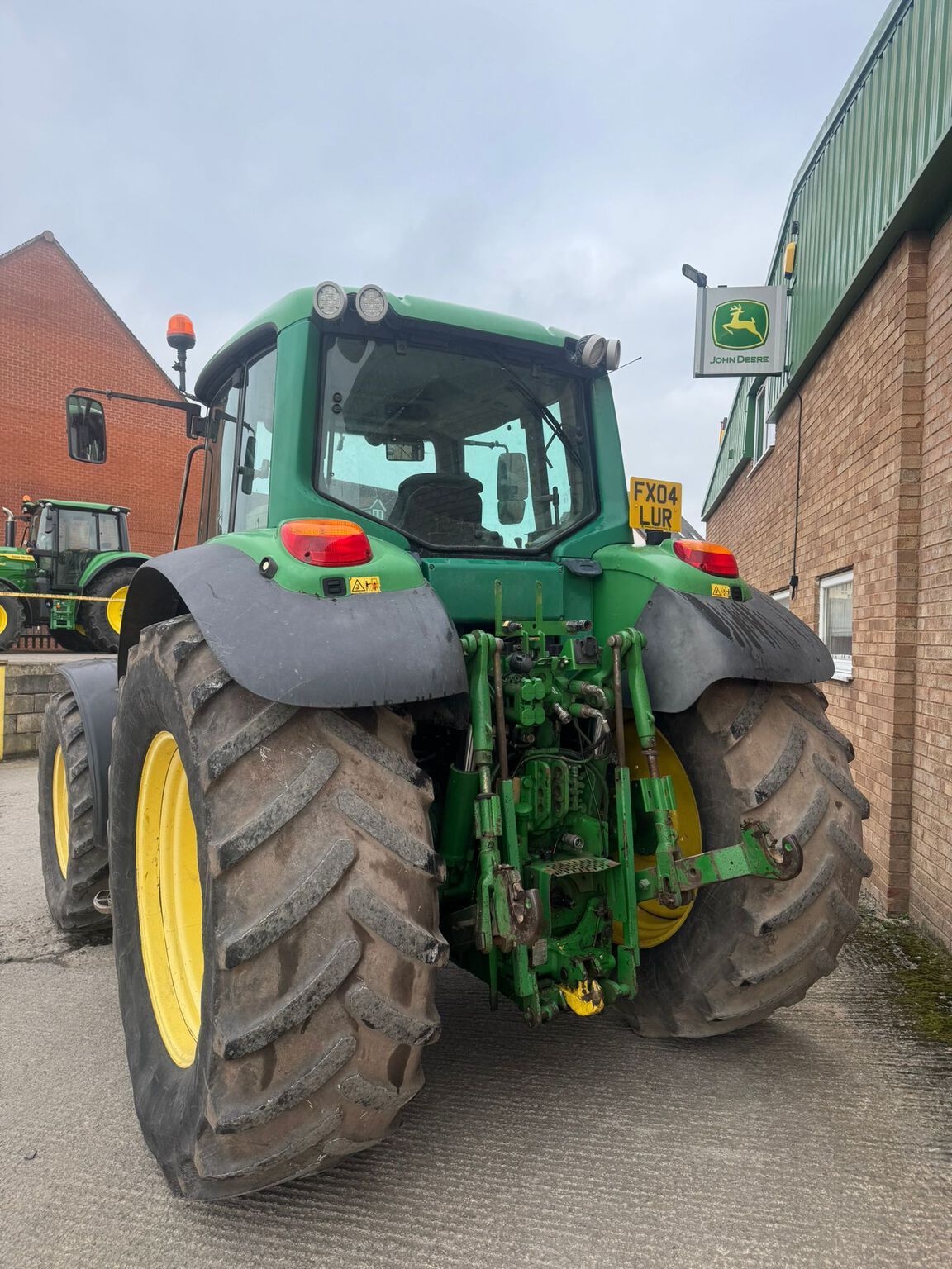 John Deere 6920 (2004) Tractor - {CATEGORY}