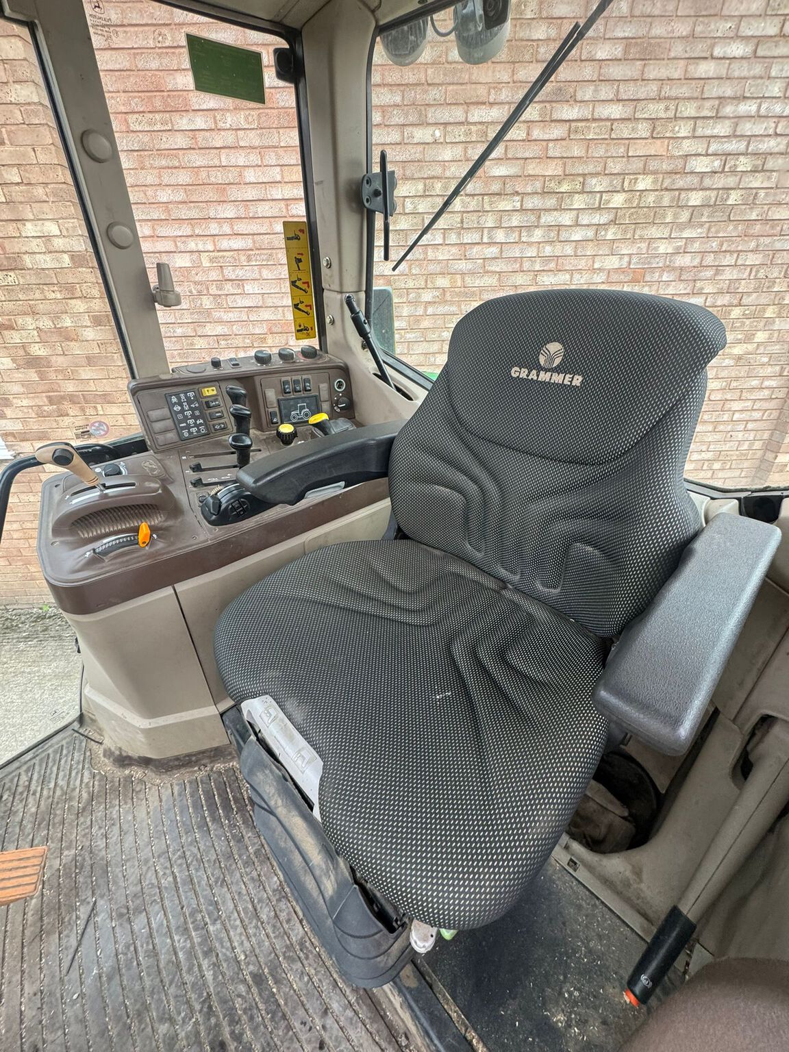 John Deere 6920 (2004) Tractor 