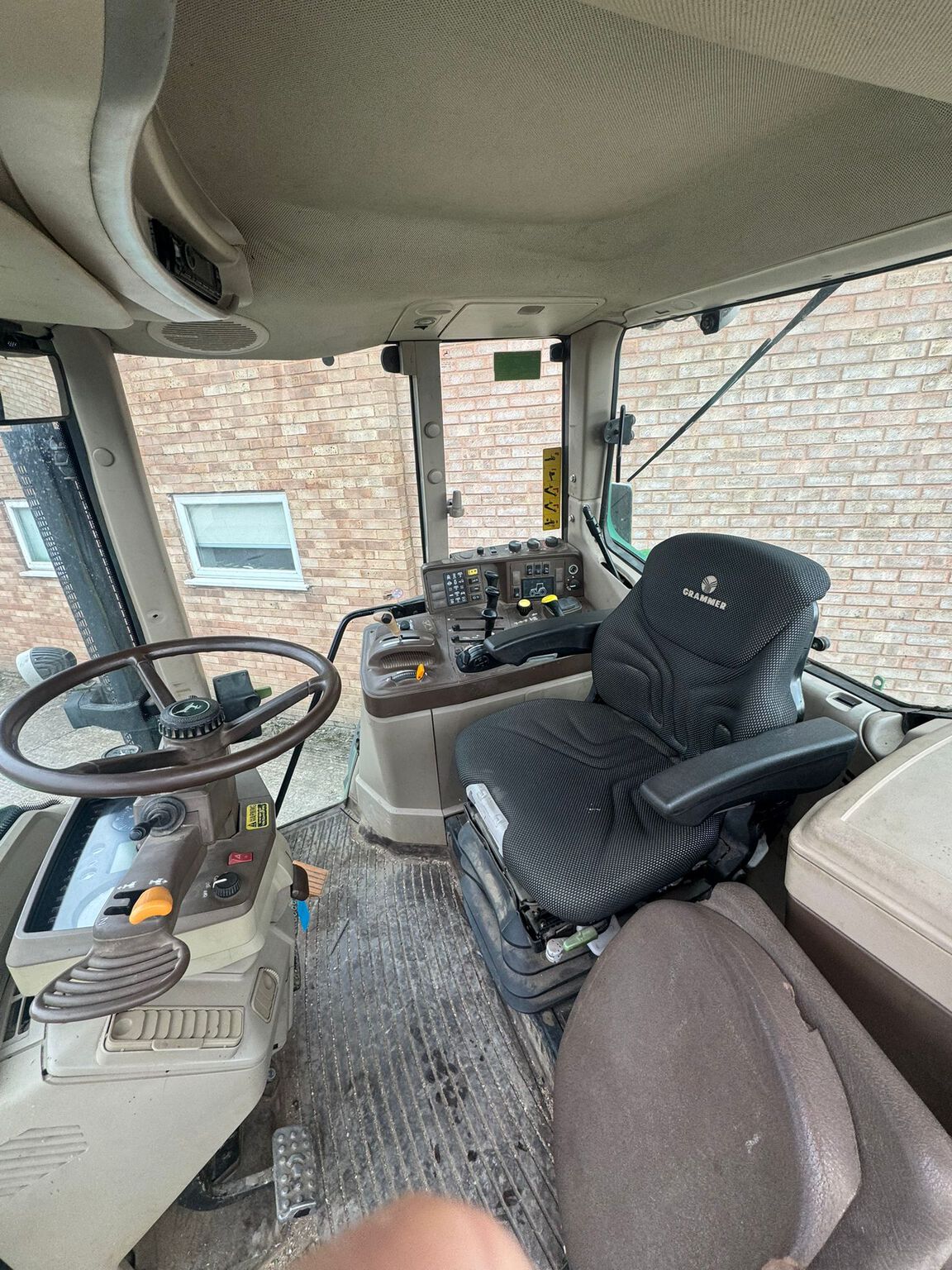 {CATEGORY} - John Deere 6920 (2004) Tractor