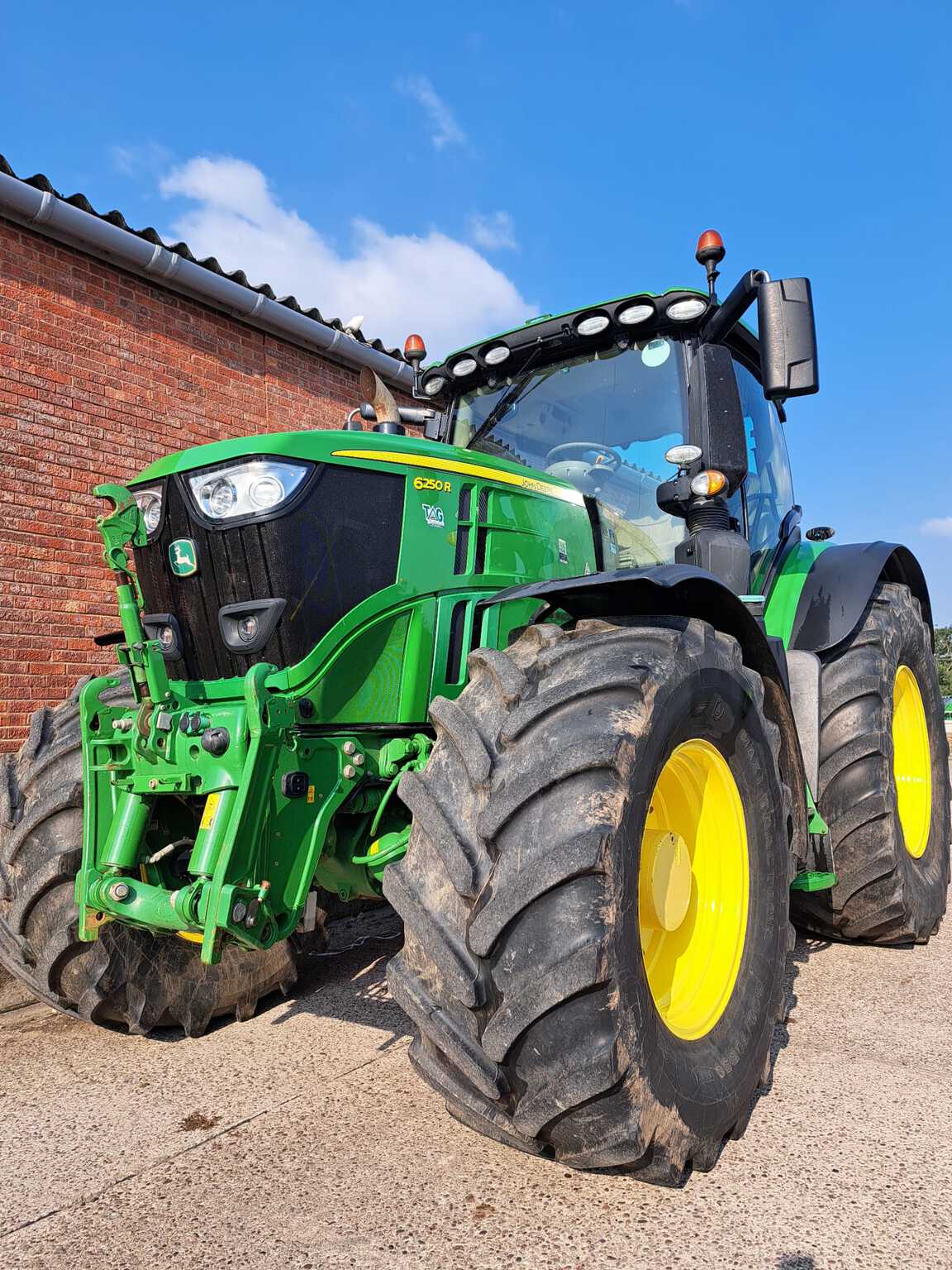 John Deere 6250R (2018) Tractor - {CATEGORY}