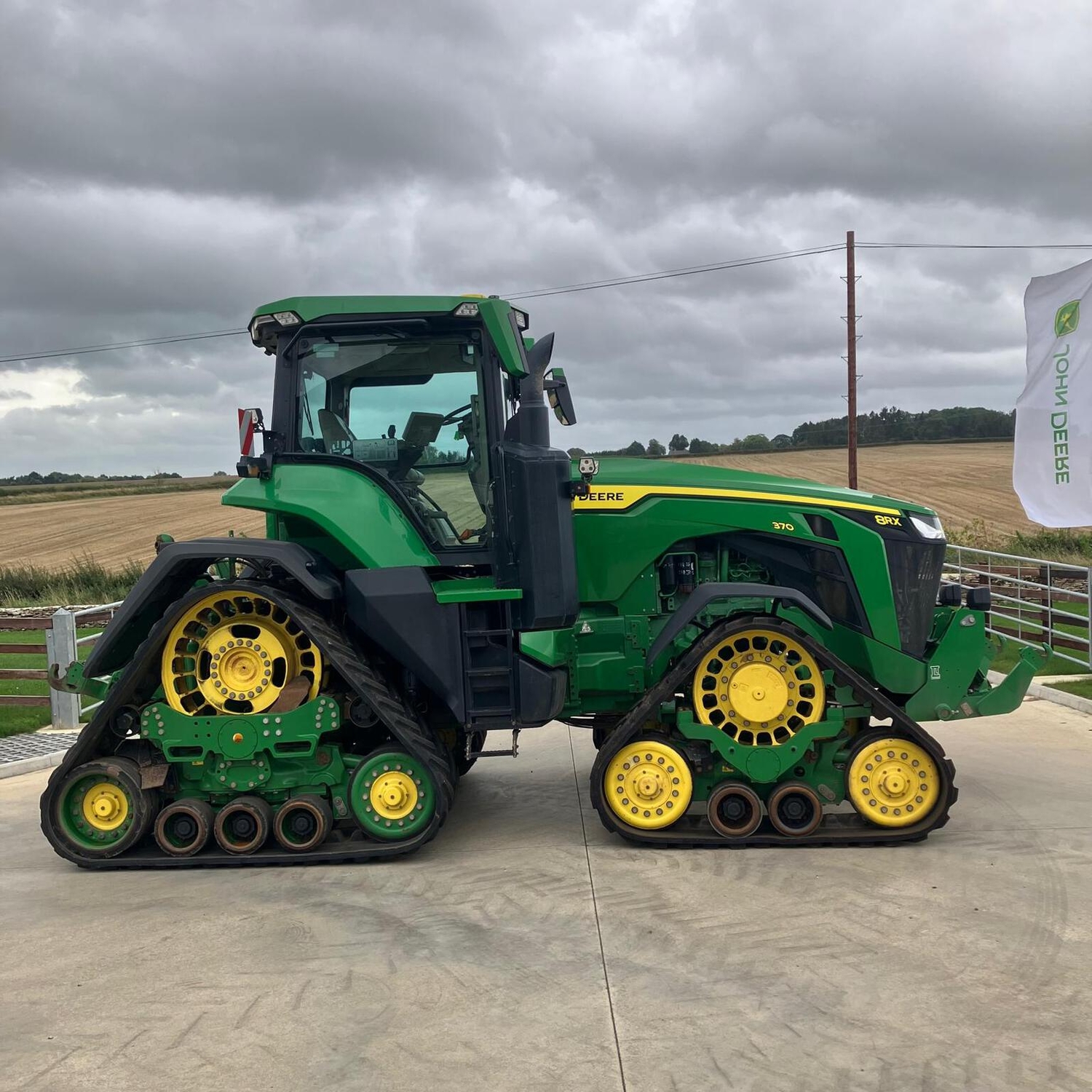 John Deere 8RX 370 (2021) Tractor - {CATEGORY}
