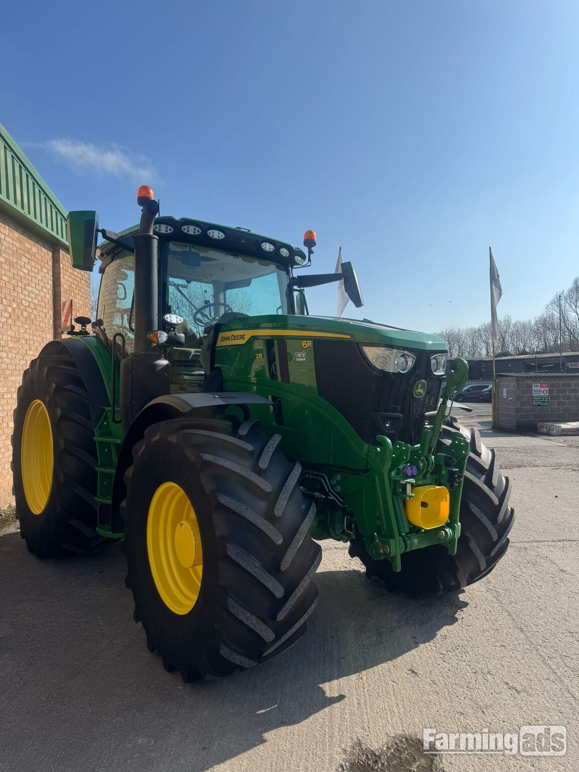 John Deere 6R 215 (2024) Tractor