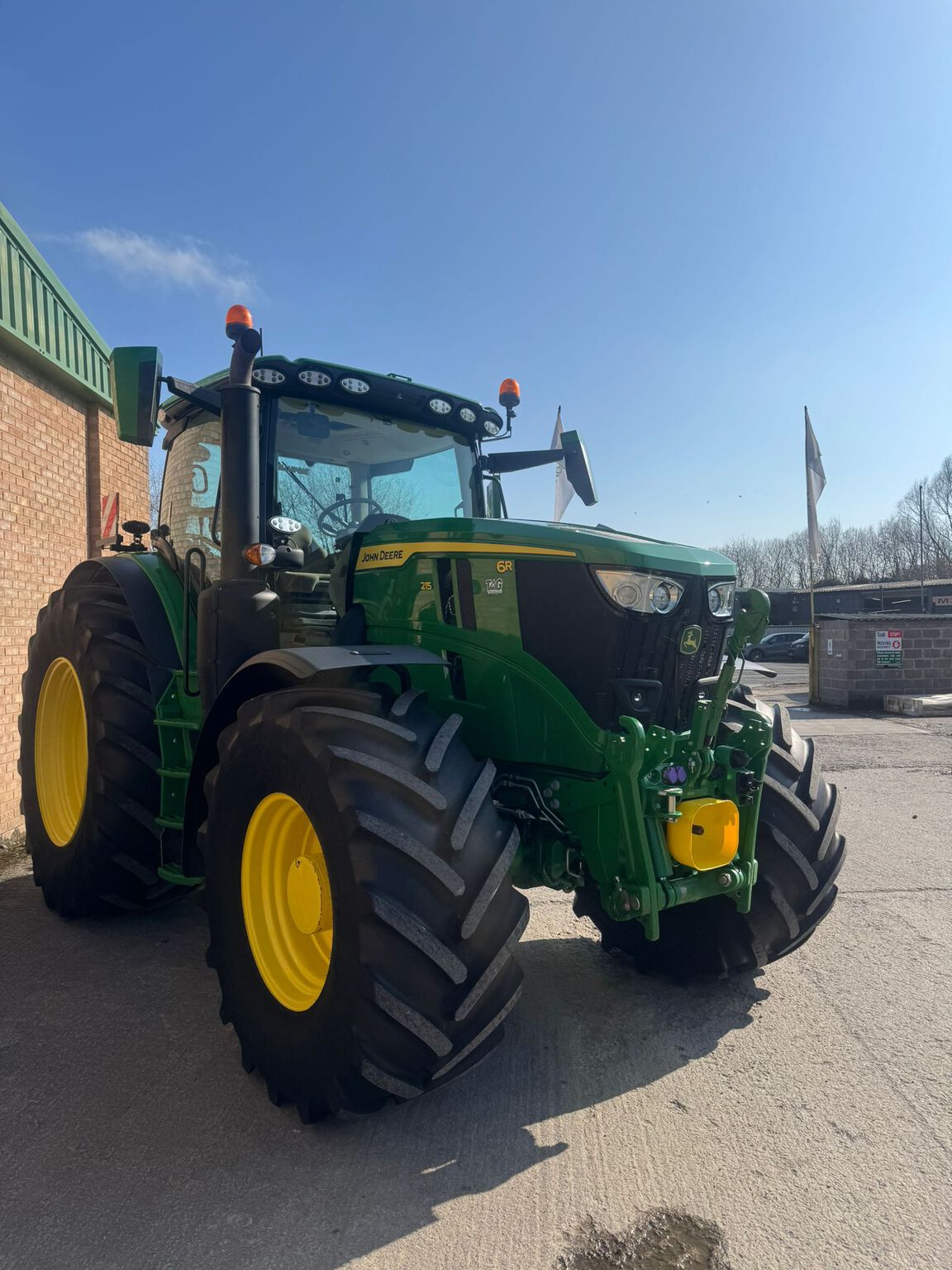 John Deere 6R 215 (2024) Tractor
