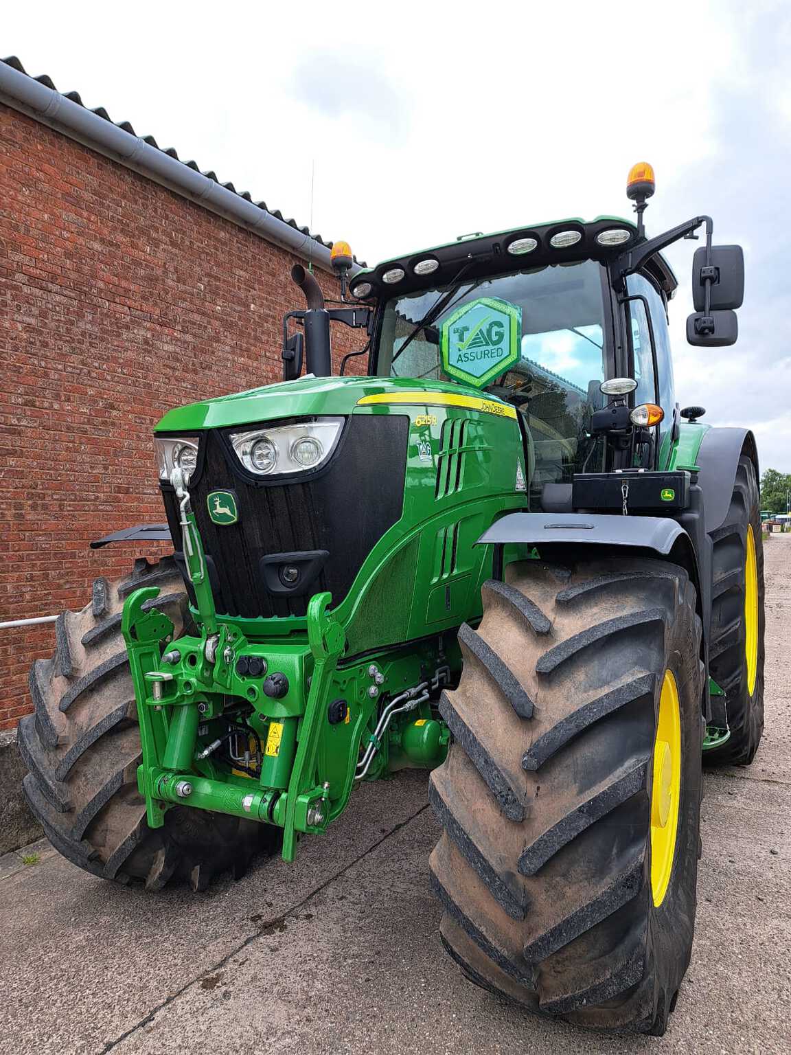 John Deere 6215R (2022) Tractor - {CATEGORY}