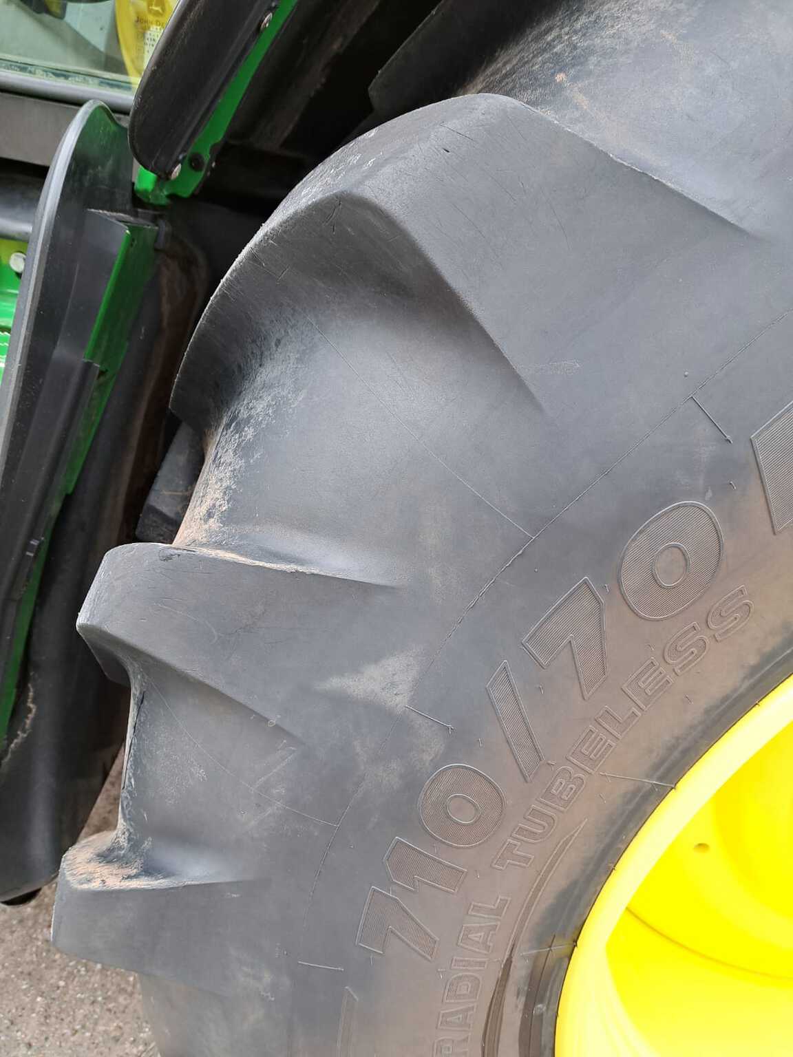 John Deere 6215R (2022) Tractor 