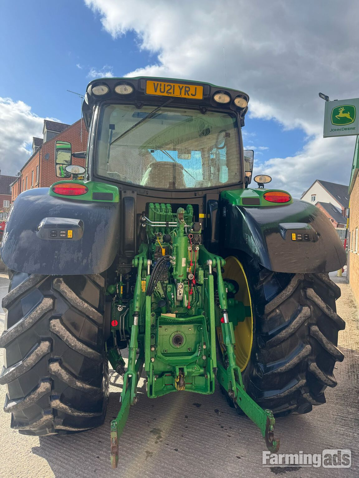  John Deere 6215R (2021) Tractor