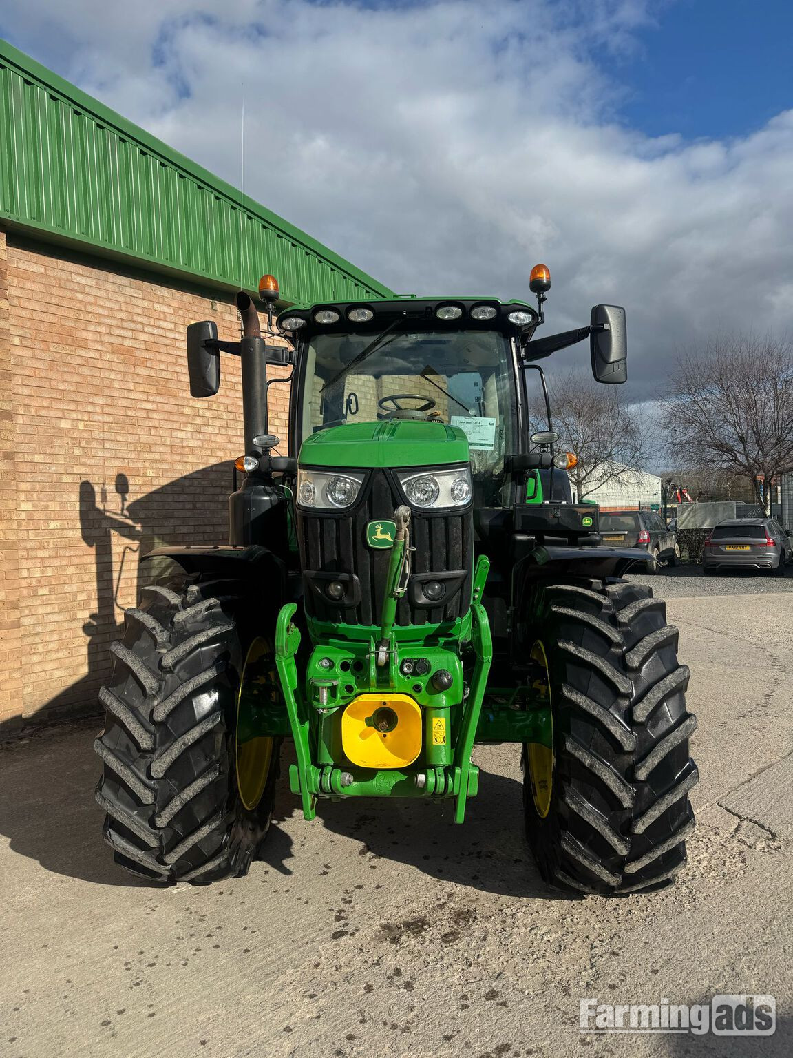 John Deere 6215R (2021) Tractor