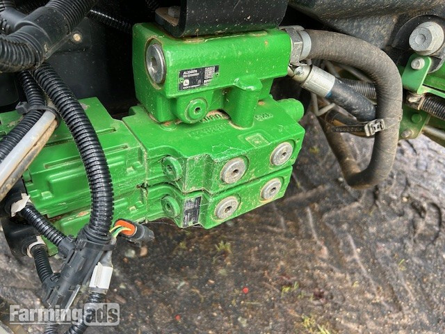 John Deere 6120M (2023) Tractor 