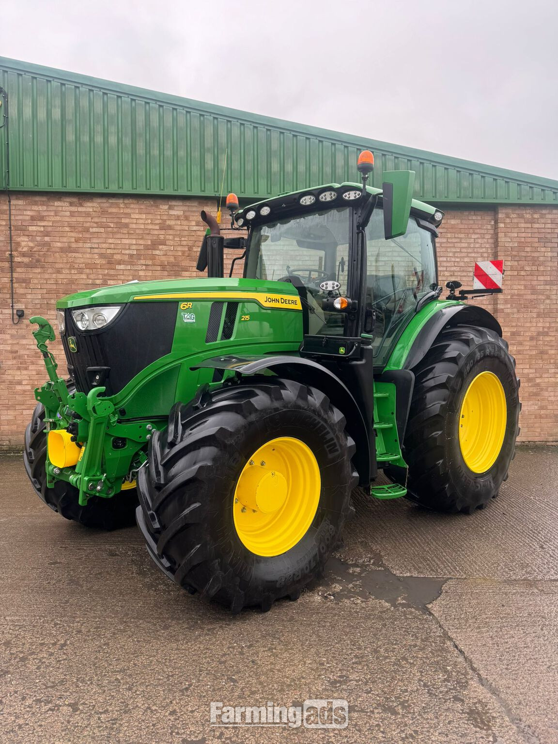 John Deere 6R 215 (2024) Tractor