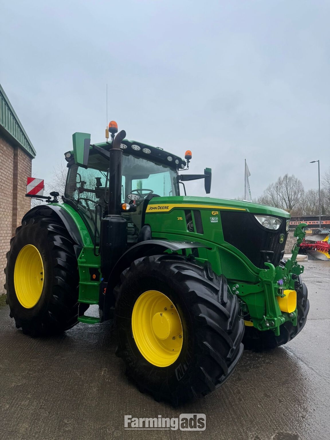  John Deere 6R 215 (2024) Tractor