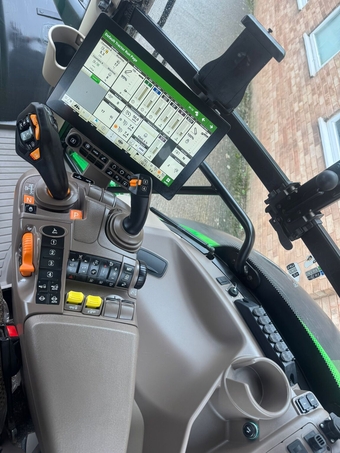 John Deere 6R 215 (2024) Tractor