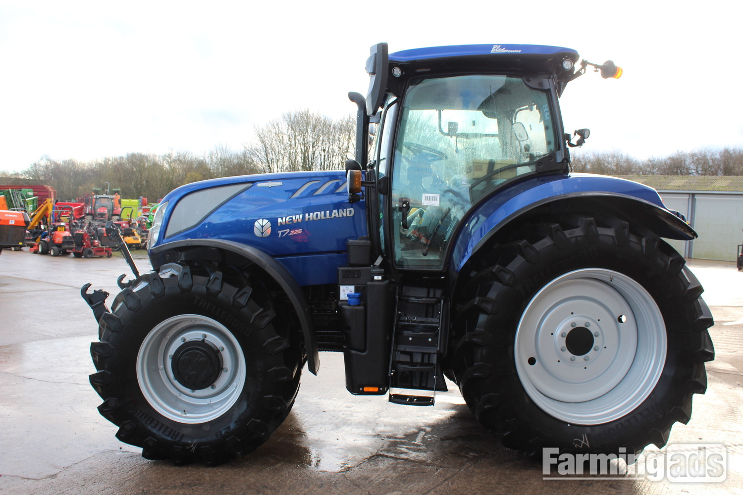 Other T7.225 () Tractor - {CATEGORY}