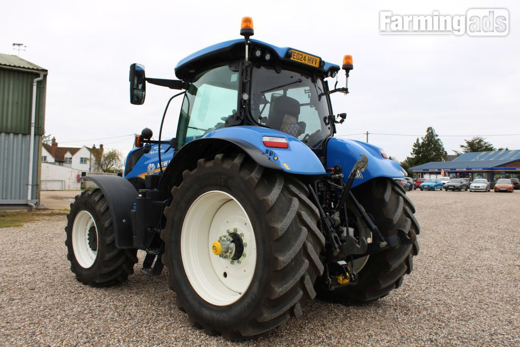 New Holland T7.260 () Tractor - {CATEGORY}