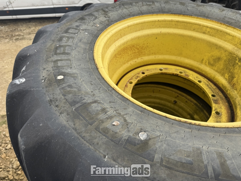 {CATEGORY} - John Deere  () Tractor