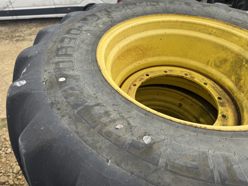 {CATEGORY} - John Deere  () Tractor